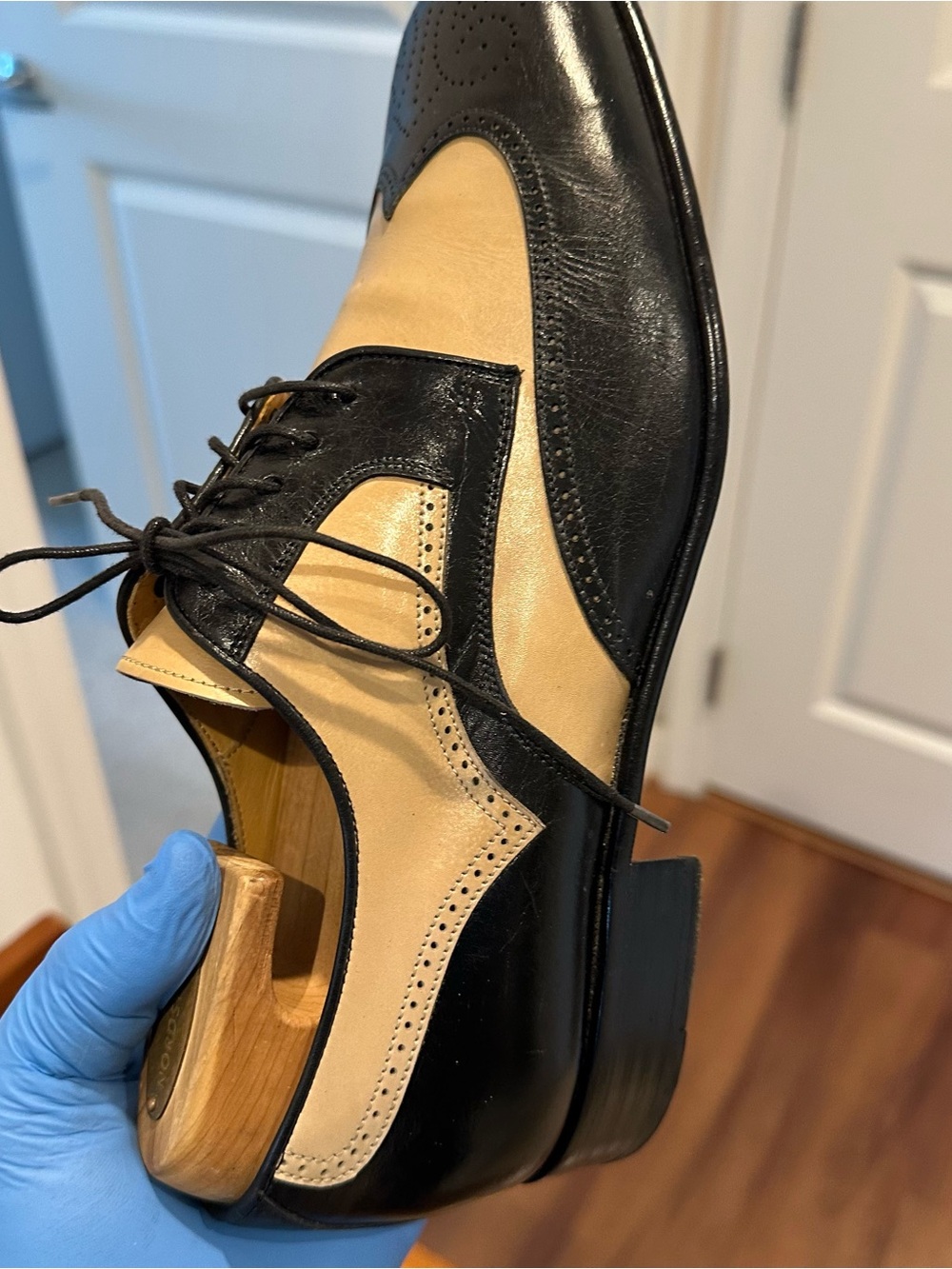 Soulier’s Men's Two-Tone Black and Cream Wingtip Derby Shoes. - Picture 10 of 14